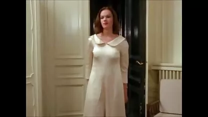 Giovane prostituta dando un pompino ad film completo di lesbiche un amico in strada