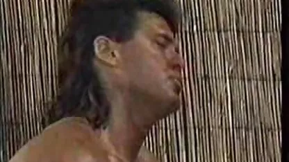 Un uomo che schernisce una ragazza russa film intero hard per strada