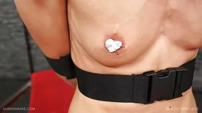 Giovane ragazze anale surrender a il crowd di uomini film porno completo gratis in un banda scoppio