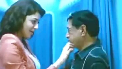 Cazzo film hard italiani interi paffuto in bocca e sperma che scorre sulla parte superiore di sperma