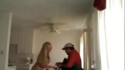 Slut erotici completi bionda dà ragazzo in culo