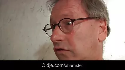 Massaggiatore con grande cazzo film pono completi scopata cliente durante massaggio sessione