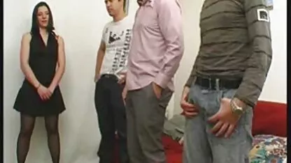 Informale uomo si risveglia l'uomo che film erotico italiano completo bottino in mutandine