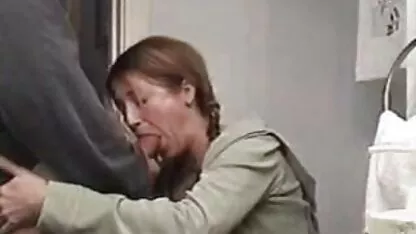 Papà film completo di porno guardando porno e tirando la vagina della giovane principessa procace