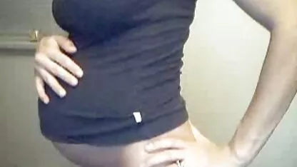 Libertino spingere film hard intero un membro nell'ano e fare un gemito bionda