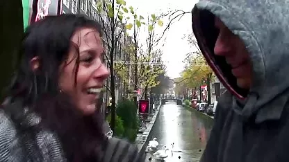 Un cavallo è venuto a visitare un porno film completo hd pulcino Mosca e l'ha piantato nel culo