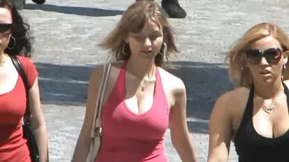 Donna appassionata con bei seni si dà film xxx completi a un uomo