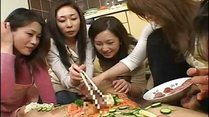 Feticista sfregamento porno film italiano completo pene in pantaloni di una ragazza e finisce nel culo