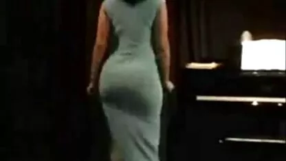 Gli studenti completi film porno che doverosamente avvitare un insegnante in cima al tavolo