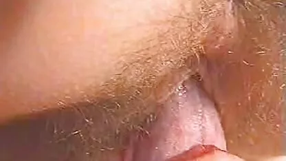 Slim ragazza film porno integrali in calze ottiene un cunnilingus